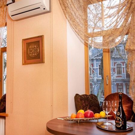 Mini-Hotel In The Very Heart Of Odessa Екстериор снимка
