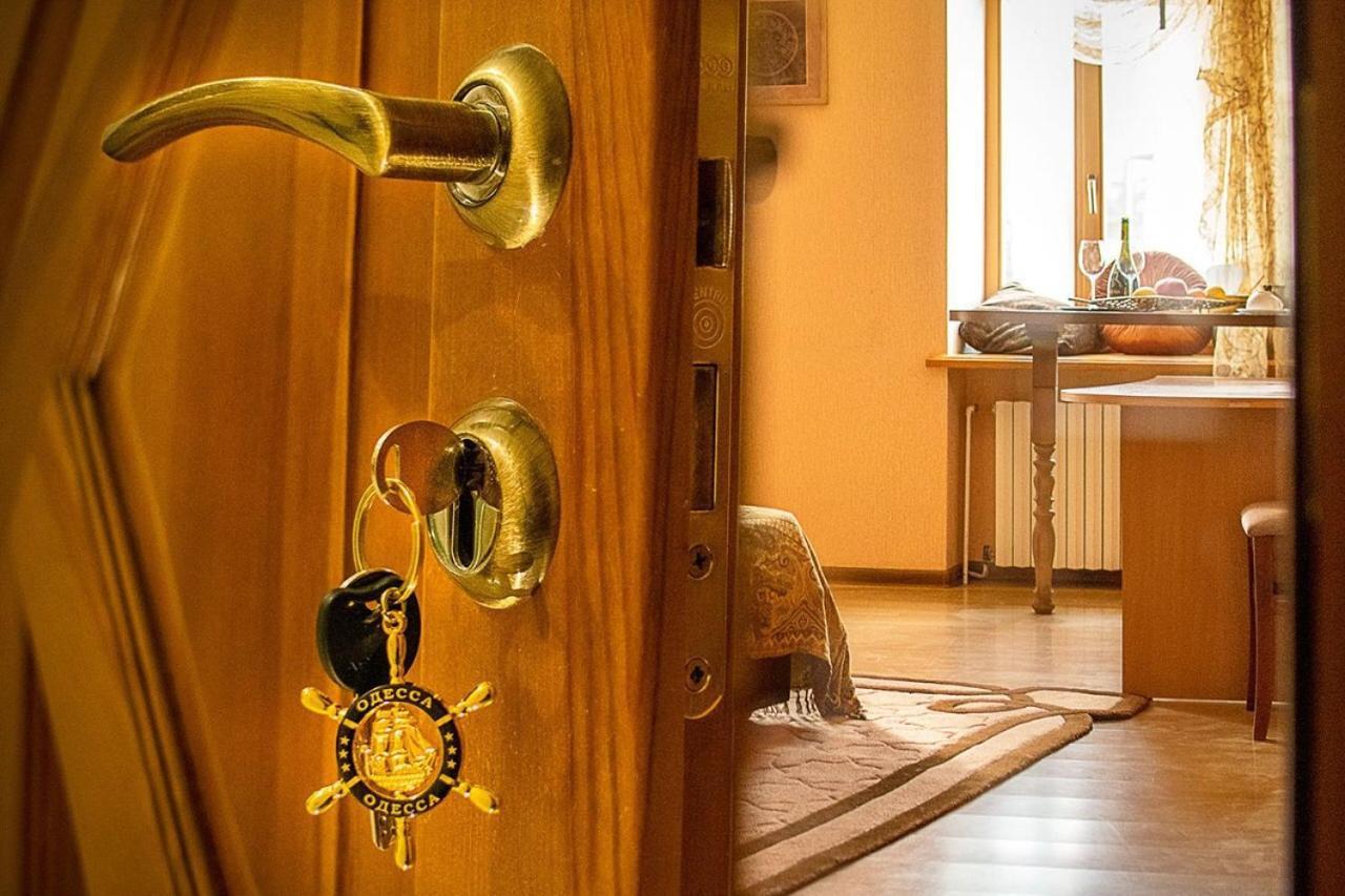 Mini-Hotel In The Very Heart Of Odessa Екстериор снимка